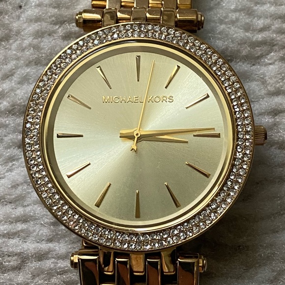 Michael Kors gold watch - Picture 6 of 6